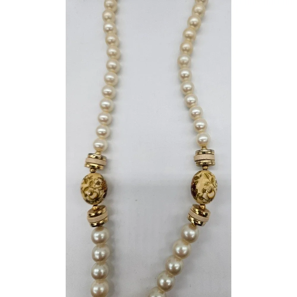 Vintage Japan Faux Pearl Painted Floral Flower‎ Bead 26